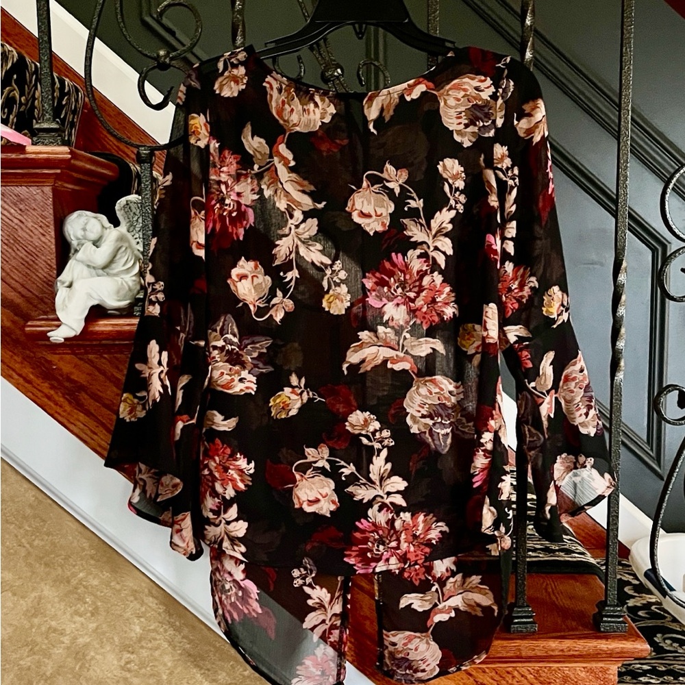 Signature Collection by Avon Sheer Floral LS  Bell Blouse Short Front Long Back